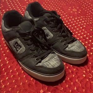 DC Shoes Size 11.5